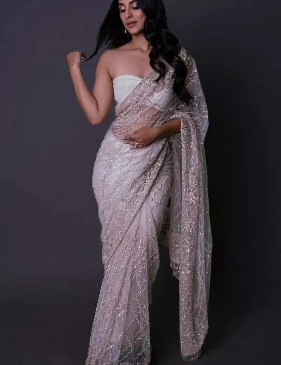 vaibhabi-jagdish-gracefully-adorns-samyakk-s-whisper-white-sequins-embroidered-net-saree-sr27376